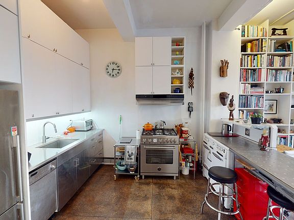 3rd image of 315 7th Ave APT 19D