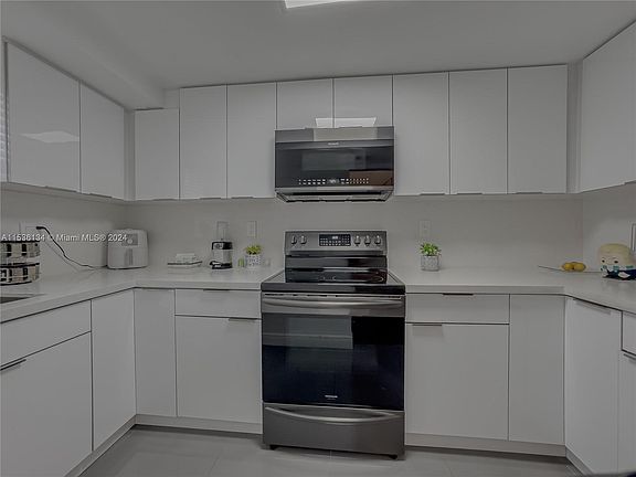 4th image of 9353 Fontainebleau Blvd APT A215