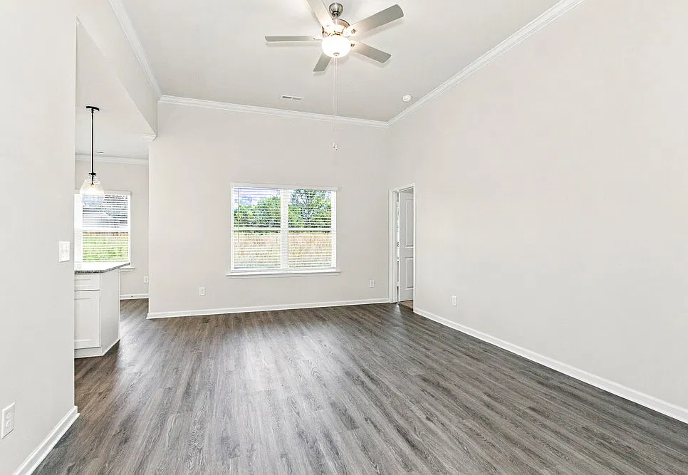 3 bed, 2.0 bath, 1316 sqft, $1,660 — Photo 4