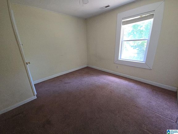 4th image of 117 Lynnwood St