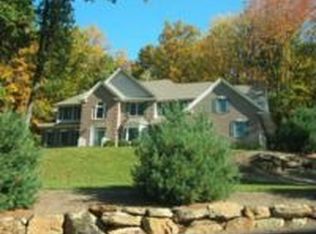 2 Hunters Trl, Chester, NJ 07930