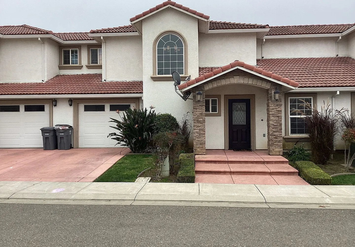 Beautiful Gustine Home Available In Gated Community — Photo 1