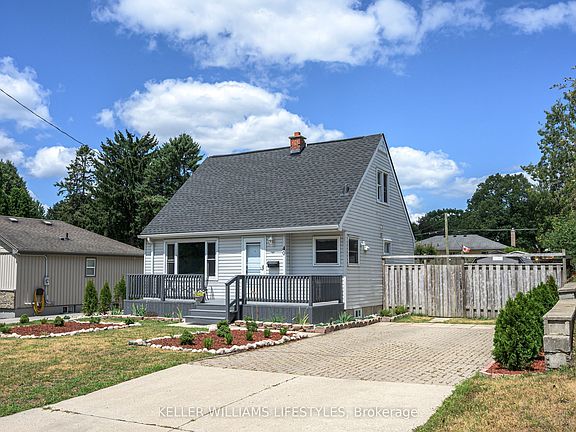 2nd image of 40 Magee St