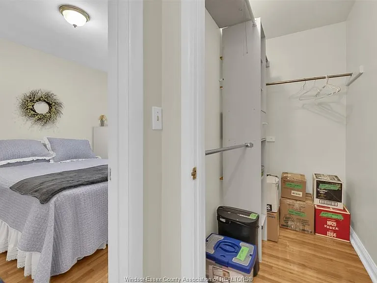 1028 Virginia Ave — Photo 11