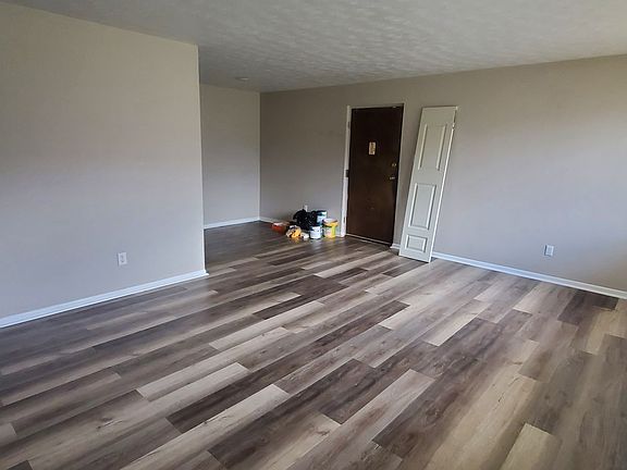 4th image of 559 Elberon Ave #1