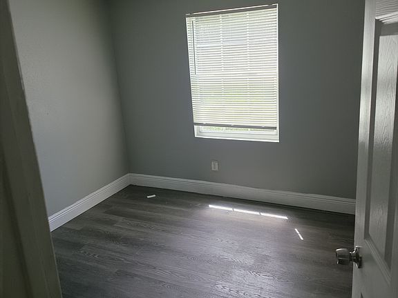 4th image of 3225 Sunbeam Ct