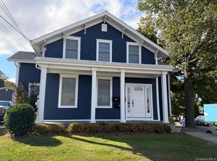 55 Green St #A, Huntington, NY 11743