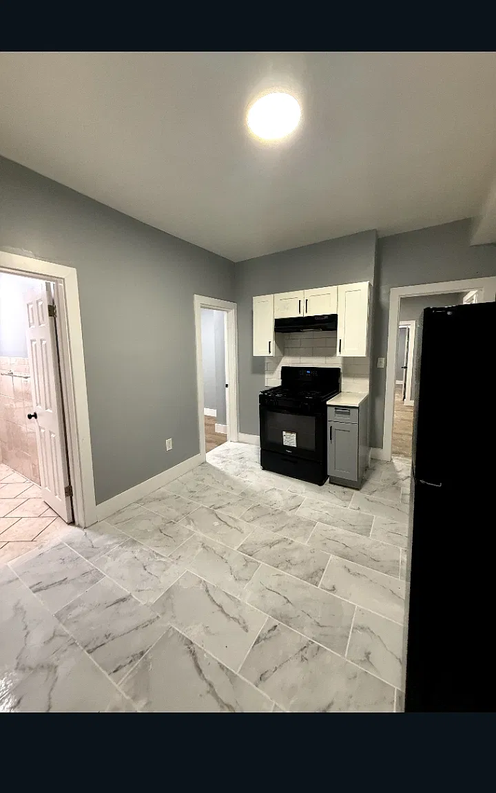 3 bed, $2,250 — Photo 2