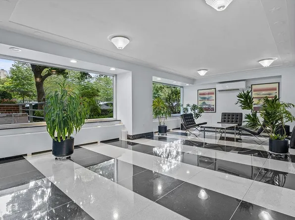 215 Adams St APT 10B, Brooklyn, NY 11201