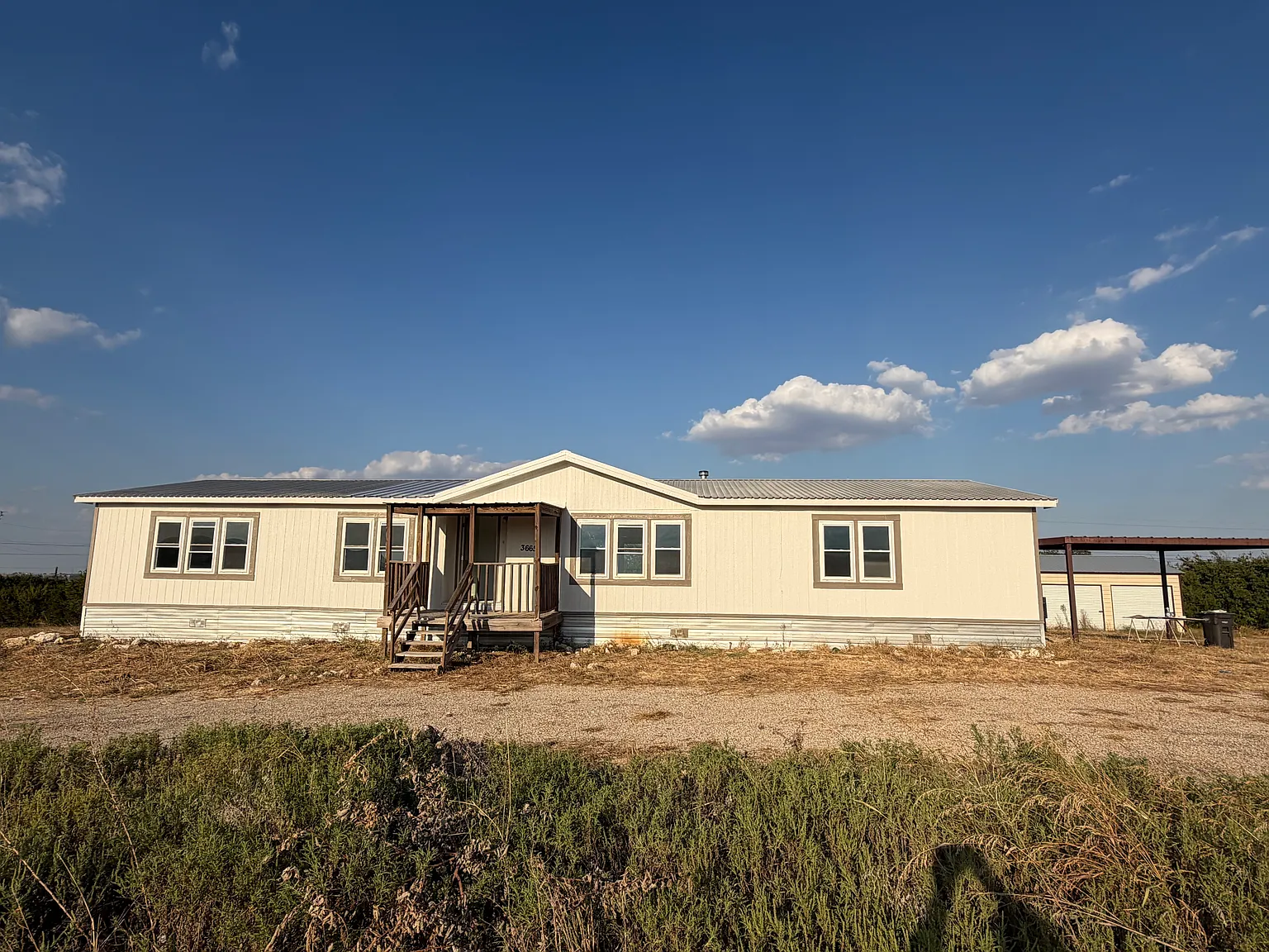 3 bed, 2300 sqft, $1,730 — Photo 1