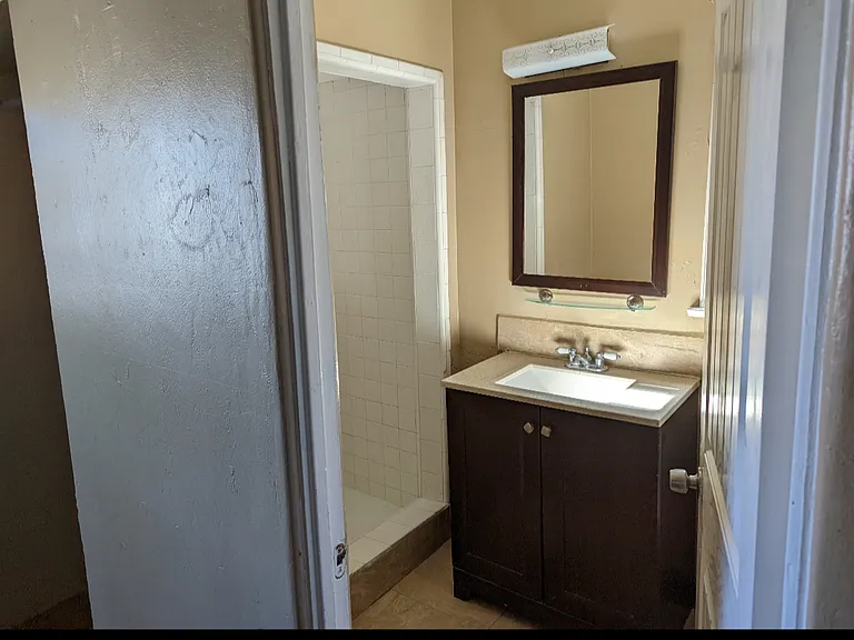 311 S Carmalita St — Photo 12