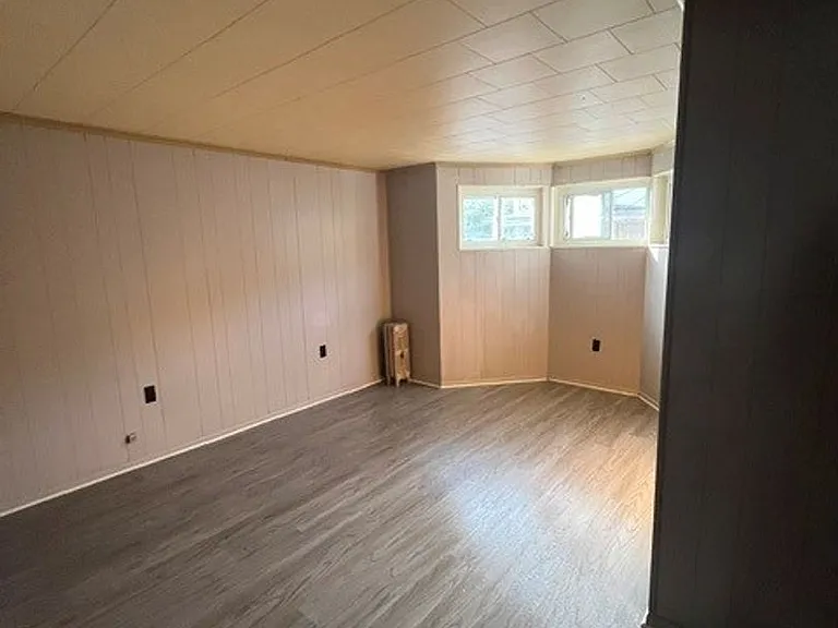 141 W Abbott St — Photo 13