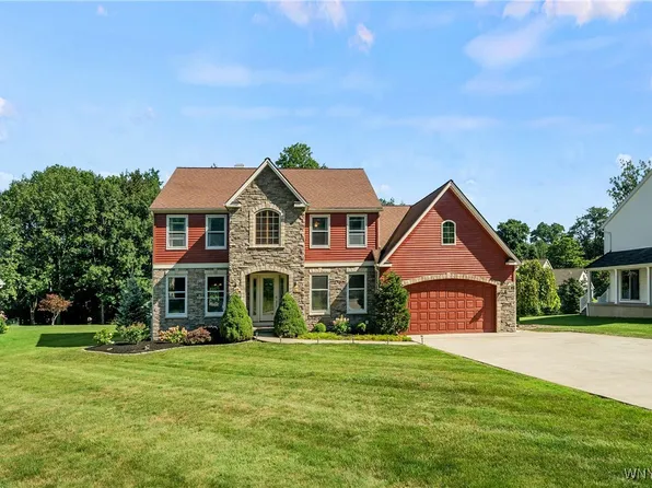 350 Independence Dr, Orchard Park, NY 14127