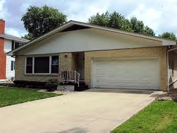 Home for Sale in Decatur, IL $76,977