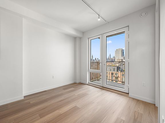 5th image of 16 West St #518