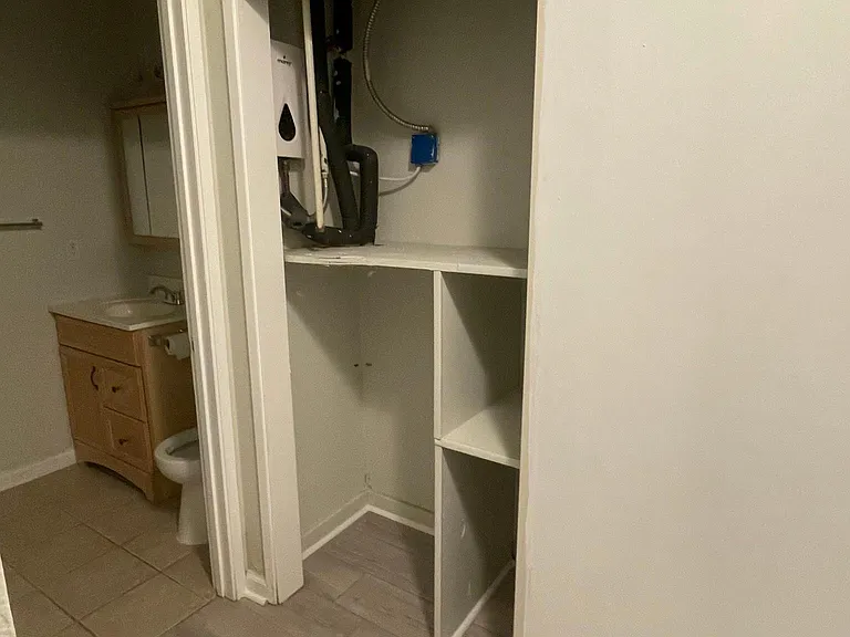 690 Pacific Ave #9 — Photo 2