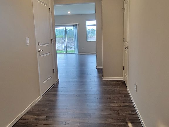 2nd image of 1152 SW Pendleton Way