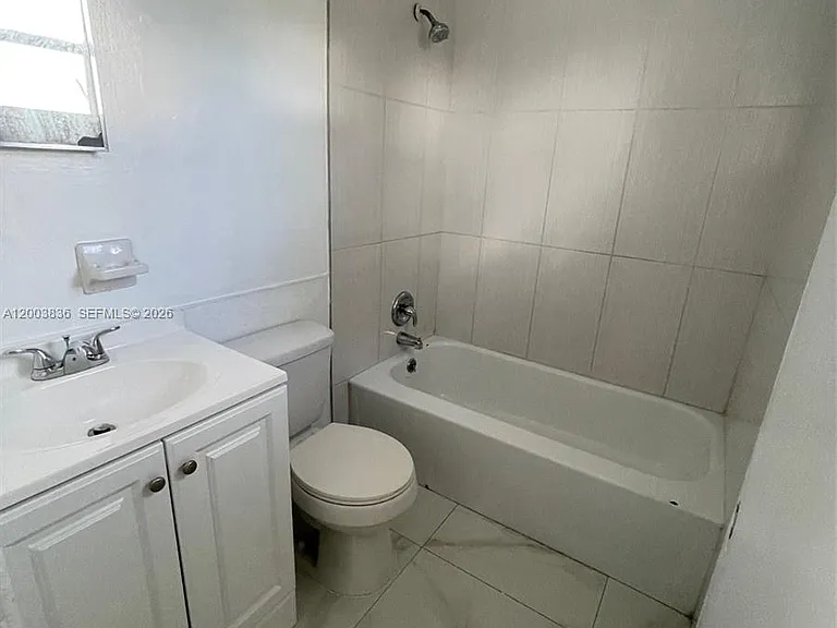 1101 S K St #16 — Photo 4