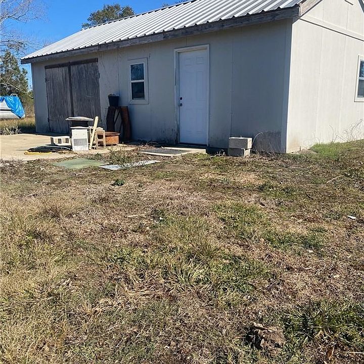 2nd image of 207 Thicket Rd