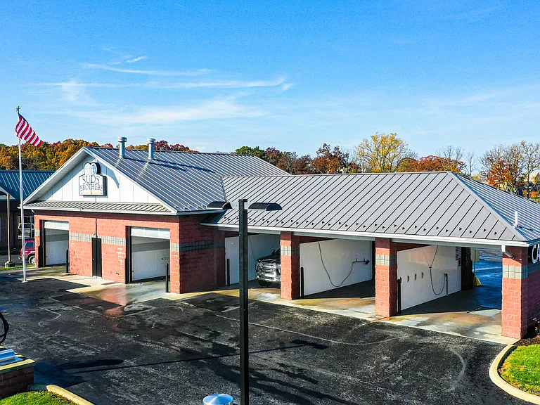 FREE weekly carwashes - Rent with Connolly Communities