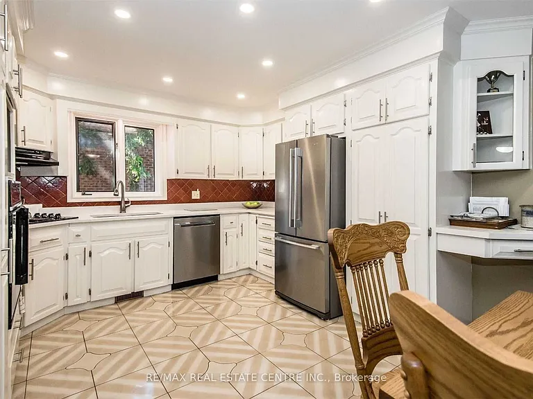 28 Walnut Dr — Photo 13