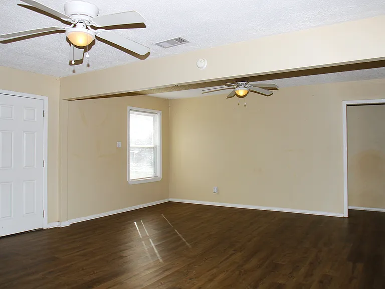 520 McKee St — Photo 3