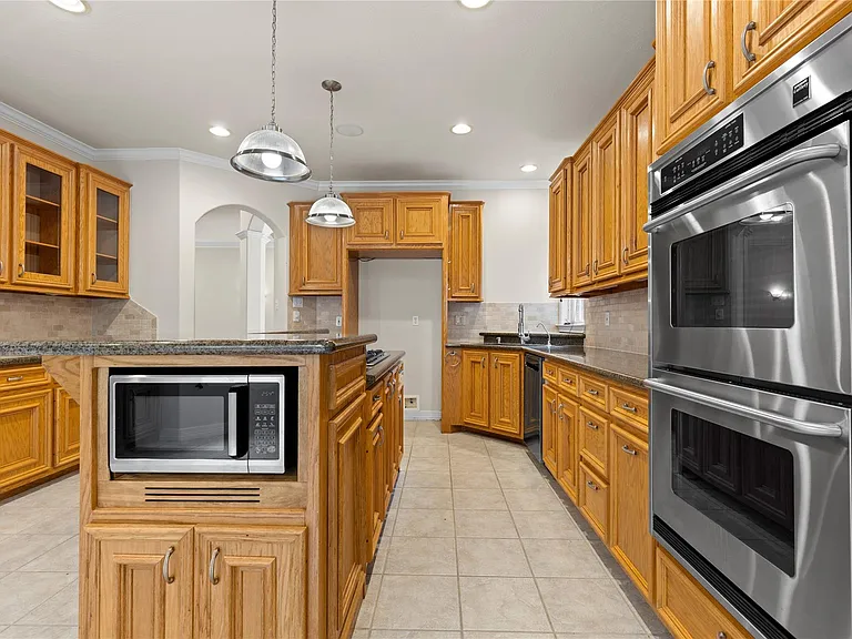 106 Lazy Springs Dr — Photo 11