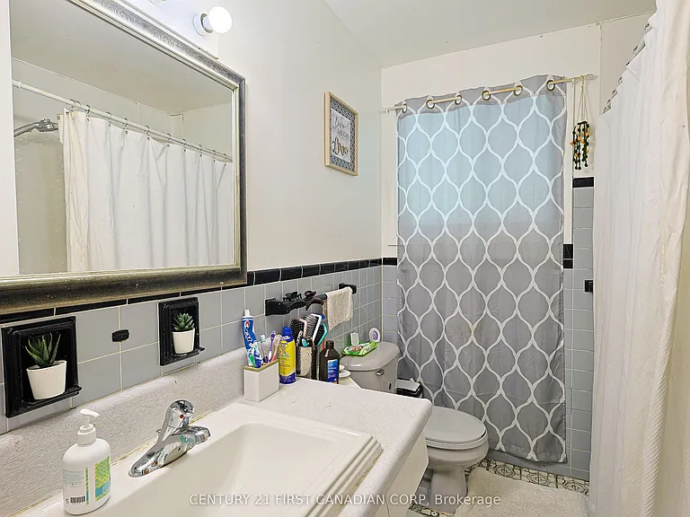268 Burlington Cres — Photo 13