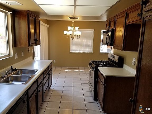 5th image of 2570 W Hamilton Ave