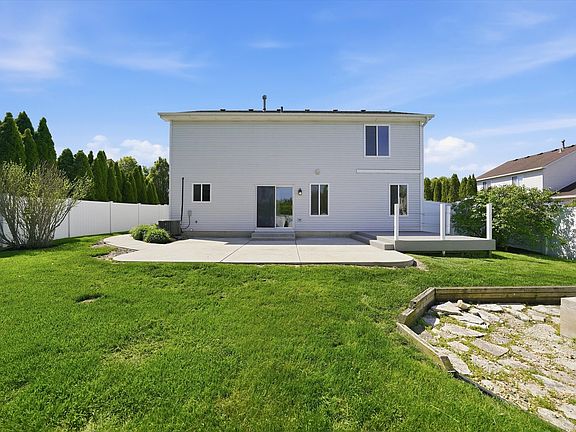3rd image of 5615 Stonybrook Dr