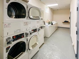 3912-28 N. Pine Grove