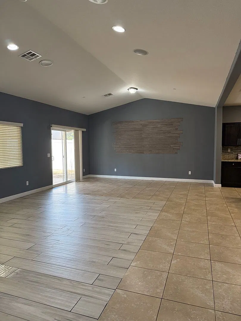 6 bed, 3.0 bath, 2782 sqft, $3,400 — Photo 3