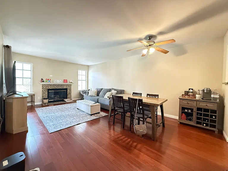 12079 Alta Carmel Ct — Photo 8