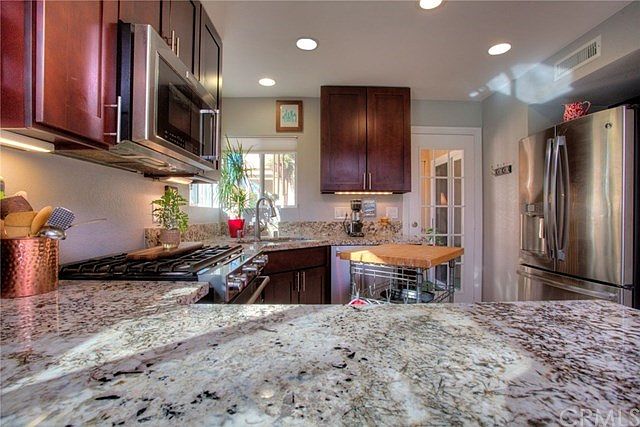 Impressive Rich Granite Counters
