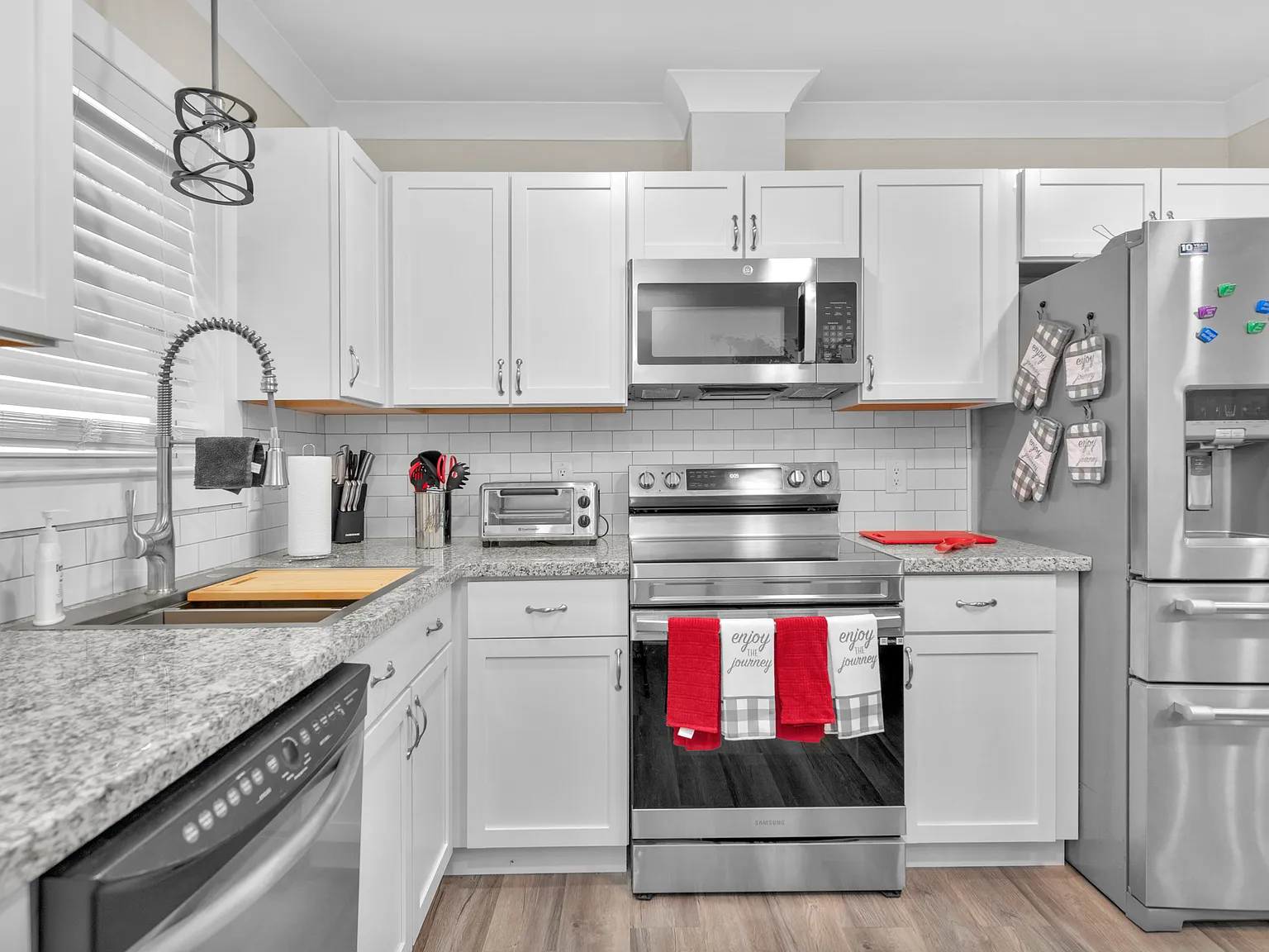 Furnished Duplex - Unit A — Photo 4
