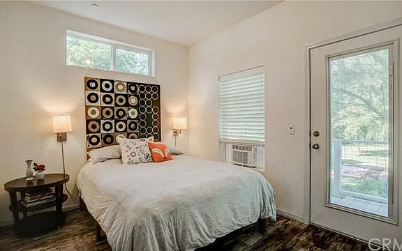 4th image of 2927 Meadow Dr