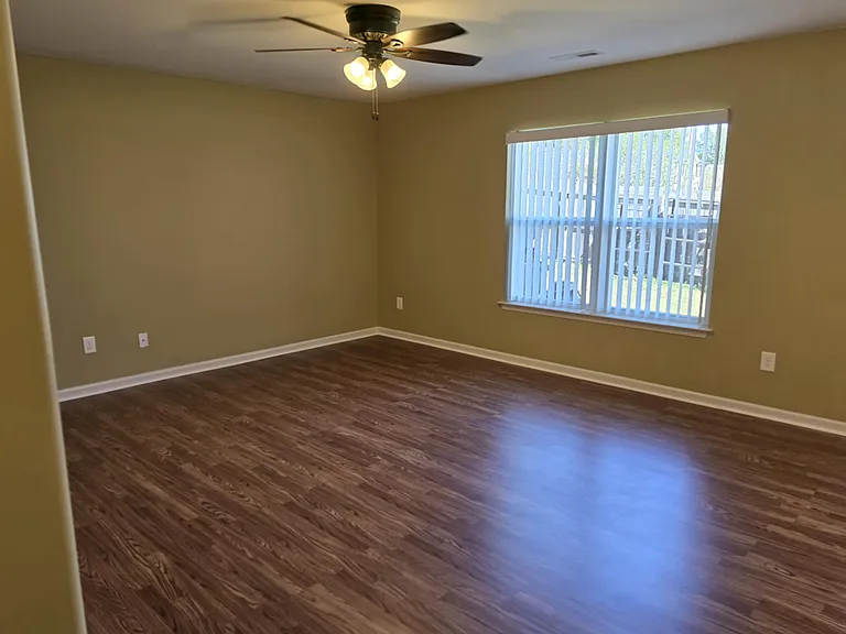 2901 Filbert St — Photo 5