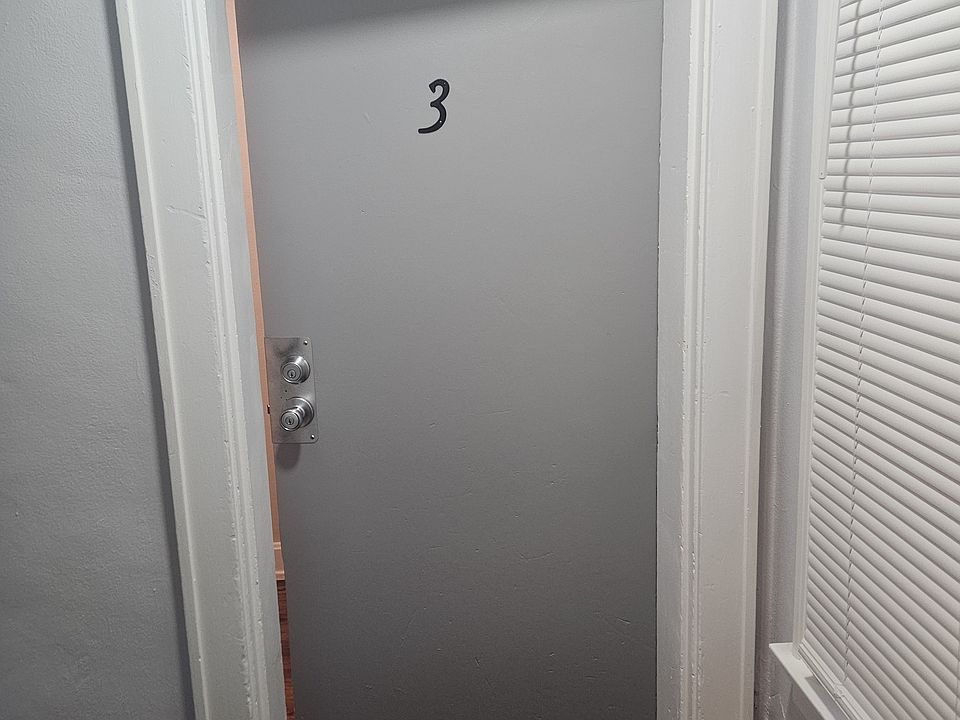 1st image of 1735 Highland Ave APT 3
