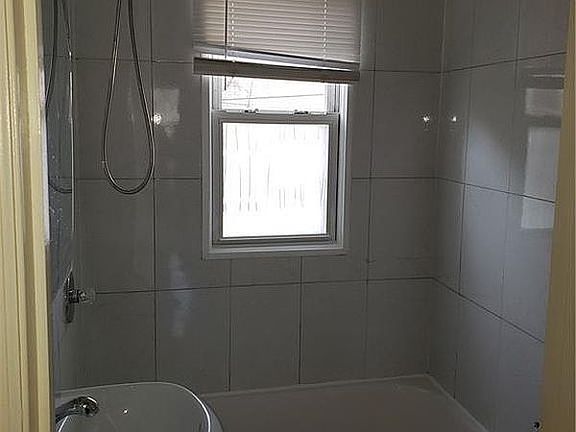 4th image of 3819 Cypress Ave