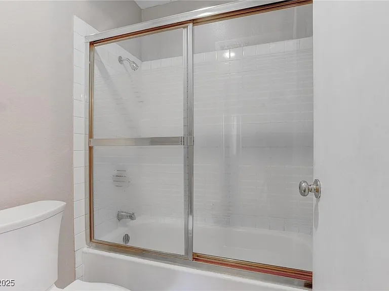 4860 Nara Vista Way — Photo 11