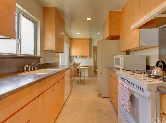 2nd image of 3777 S Norton Ave