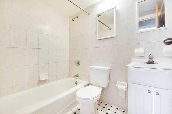 Rented by Compass | media 10