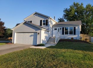 2701 Laurel Ct, Woodridge, IL 60517