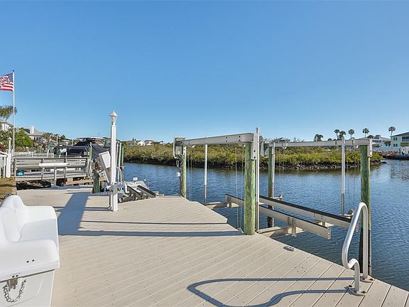 3rd image of 6026 Seaside Dr