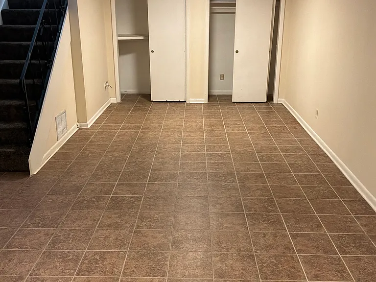 122 E Blake St — Photo 14