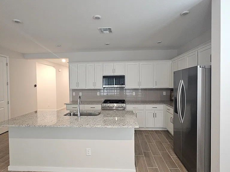23011 W Potter Dr — Photo 7