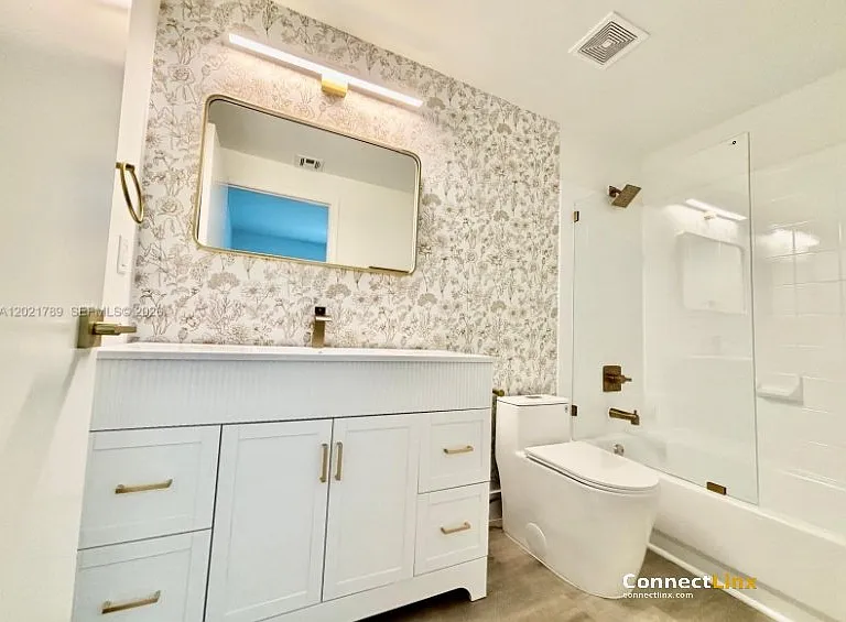 1498 Barcelona Way — Photo 8
