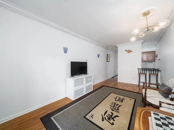 278 Monmouth Street image 2 of 25