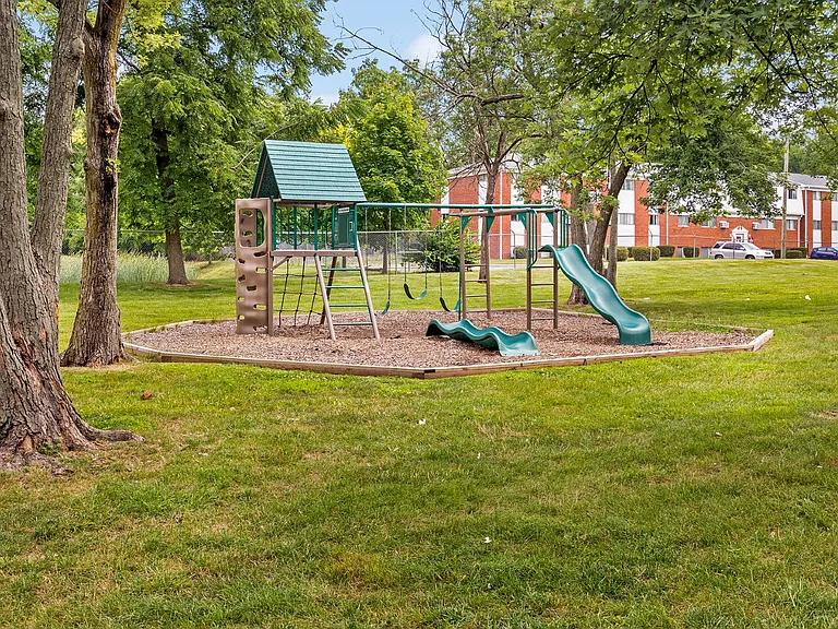 Greenway Apartments (Indy Town) — Photo 2