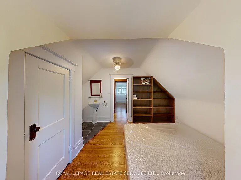 130A Westminster Ave #UPPER LEVEL — Photo 36